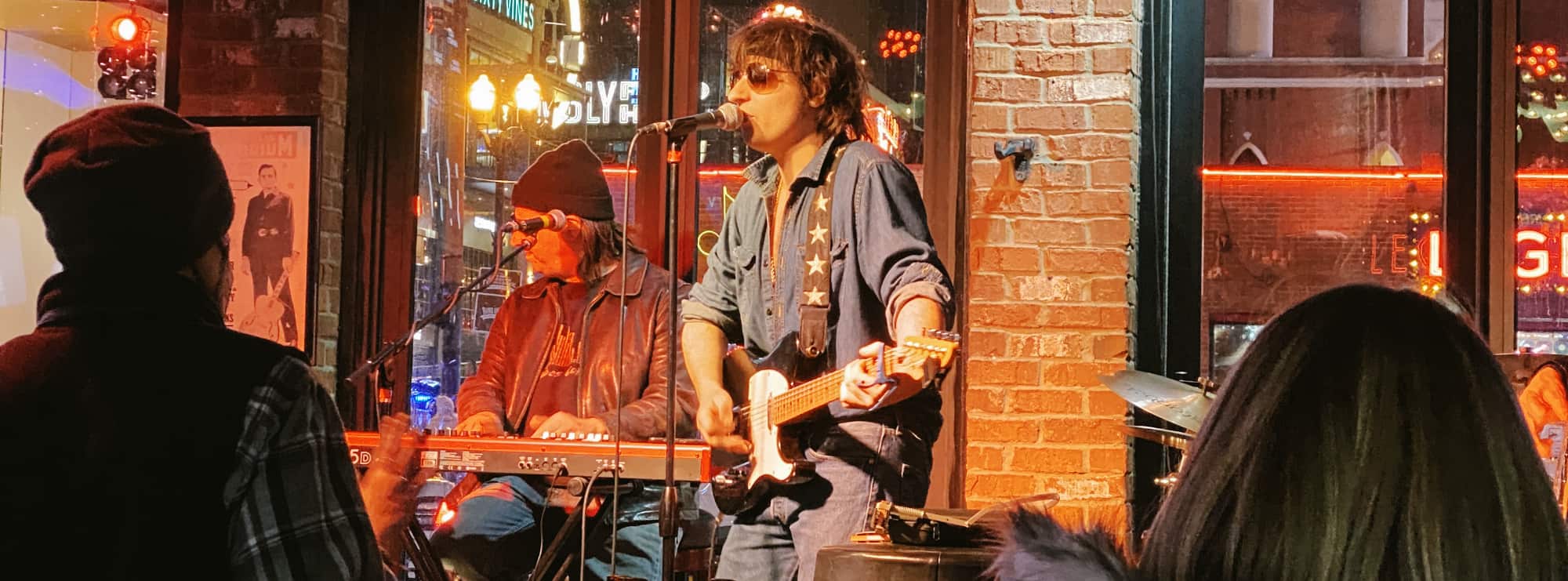 bar singer on guitar in Jacksonville